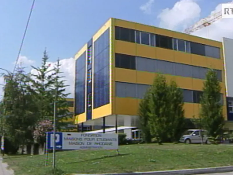 (Archives 2002) La crise du logement frappe les étudiants qui ne trouve pas de chambre pour la rentrée